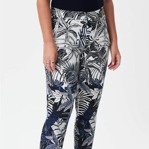 Joseph Ribkoff Navy and White Tropical Print Cropped Pants
